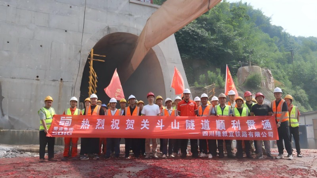 桥隧通南北·客货畅山海