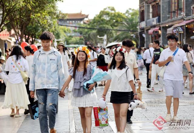 昆明成热门避暑“凉岛”