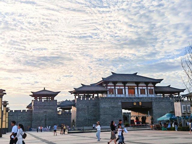 陆良夏日文旅盛宴启幕！25场活动引爆暑期“清凉经济”