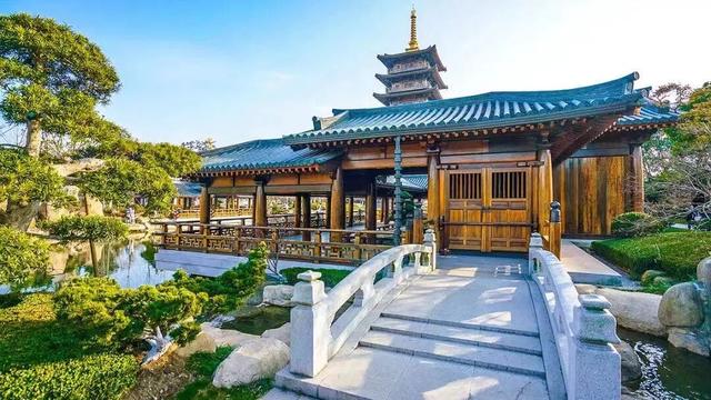枫叶红了！上海这座古建筑，竟然能一秒穿越回大唐→