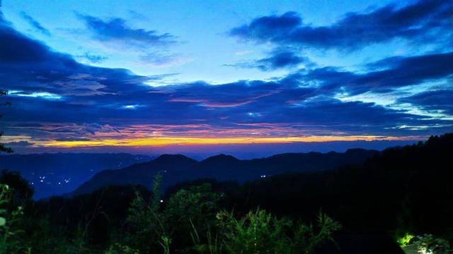鹤峰：夕阳遗落的情书