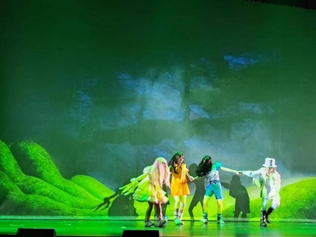 重温经典，《巴啦啦小魔仙》元宇宙亲子舞台剧深圳首演