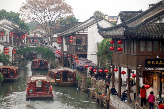 江苏苏州：古街周末人气旺