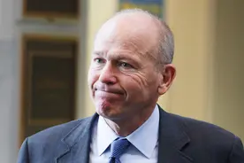 波音股价高开！高管大换血在即，CEO年底离职，董事长5月卸任图片