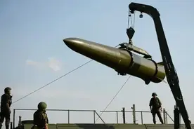 俄罗斯举行“非战略核武器演习”：应对西方挑衅图片