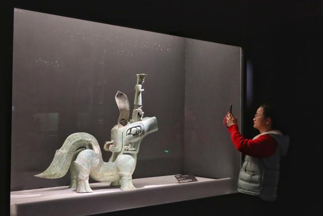 三星堆—金沙遗址古蜀文明展在国博开幕