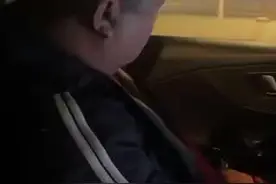 长春一“的哥”等红绿灯时睡着还打呼噜图片