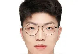在高铁上穿针引线的男生找到了！图片