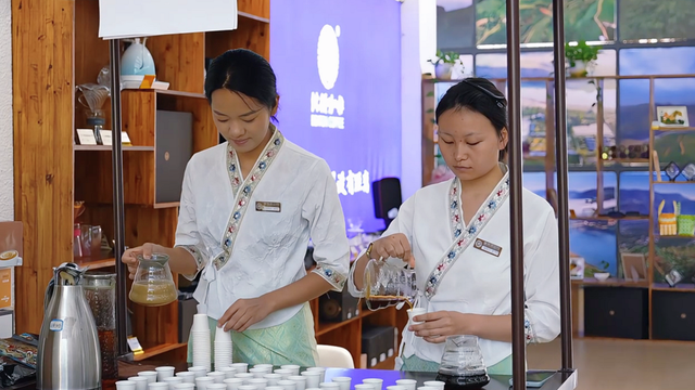 隆阳区：“咖啡+旅居”点燃乡村活力