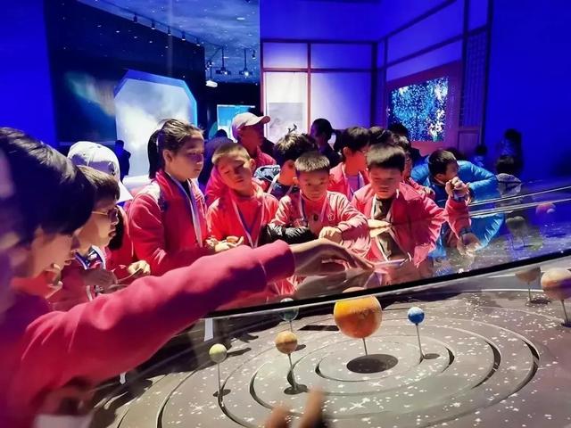 “码”上游贵州丨暑假带孩子去哪里玩？5天解锁贵州宇宙级浪漫与山水人文