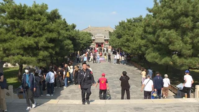 义县奉国寺持续升温 便民服务无微不至 广受好评