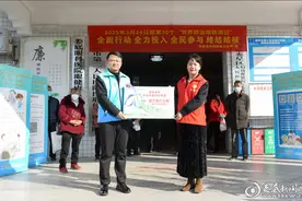 娄底市开展2025年“世界防治结核病日”宣传活动 关爱帮扶困难结核患者图片