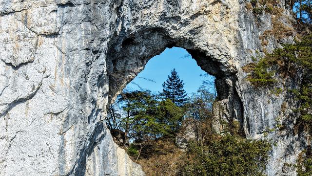 巴东：穿洞藏幽！秘境小神农架的自然画卷~