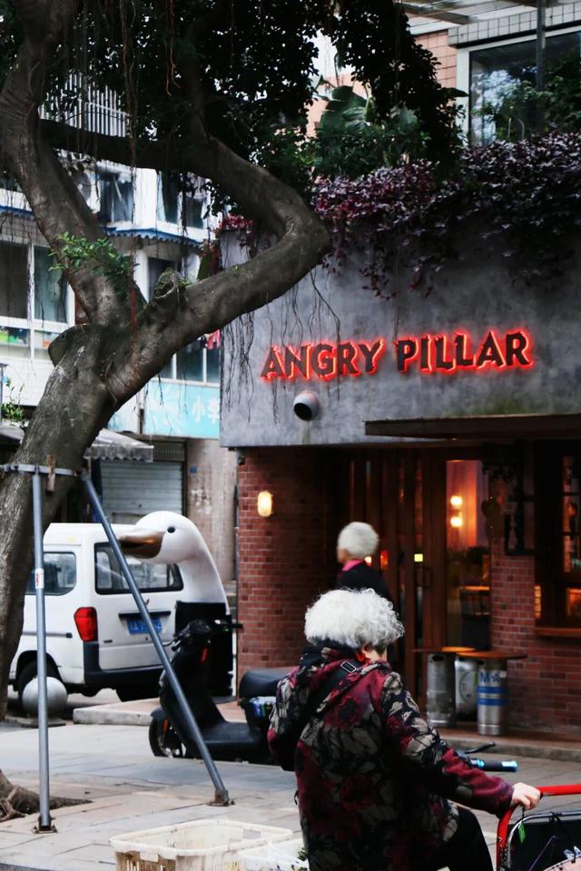 一年逛两次莲花西路，每次都有新感觉