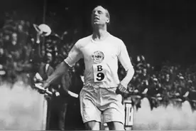 这位奥运冠军，把一生献给了中国图片