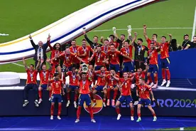 斗牛士第四次登顶！西班牙捧杯2024欧洲杯冠军图片