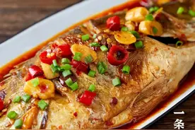 让人闻风丧胆的“三臭”之一——臭鳜鱼，徽菜的“灵魂菜品”，越臭越好吃！图片