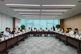 江西南昌小蓝经开区举办人工智能+产业发展暨招商恳谈会图片