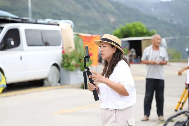旅居主播“种草”巧家：温暖之城成避寒“猫冬”热门地