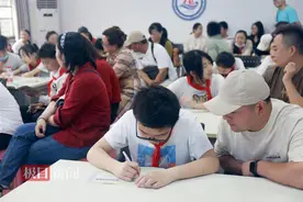 小学生和家长走进大学校园，共绘成长“同心圆”图片