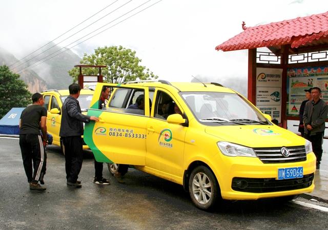 在阿布洛哈，这条路重新定义时间、希望与距离