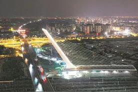 亚洲最高独塔无背索斜拉转体桥在蓉转体成功图片