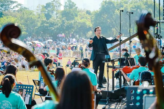 深圳莲花山草地音乐节，一个城市的年度仪式感