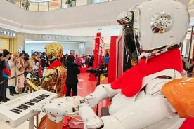 春晚带火机器人，这个春节多地景区机器人“很忙”图片