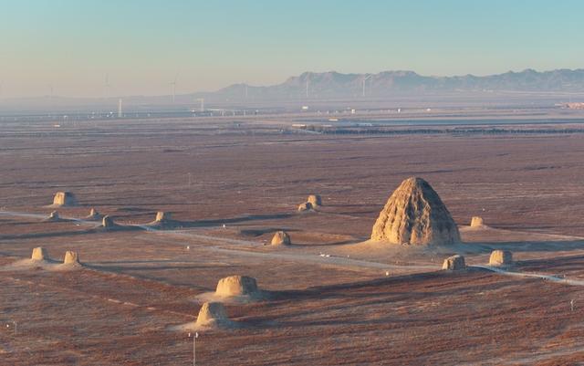 宁夏银川：冬日西夏陵雄伟壮丽
