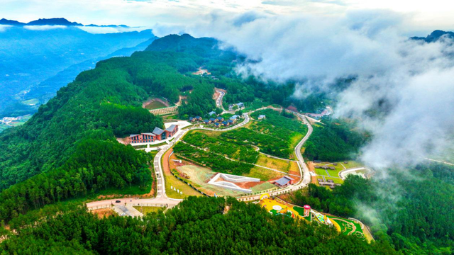 乘上高铁趣巴中，多重优惠享不停！