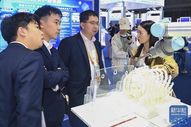 第八届进博会 | 在创新孵化专区感受科创脉动