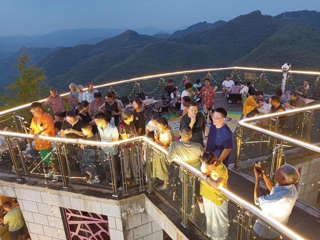 共赏高山西瓜与共富山水！宁波鹿亭夏日LIVE潮玩季开启