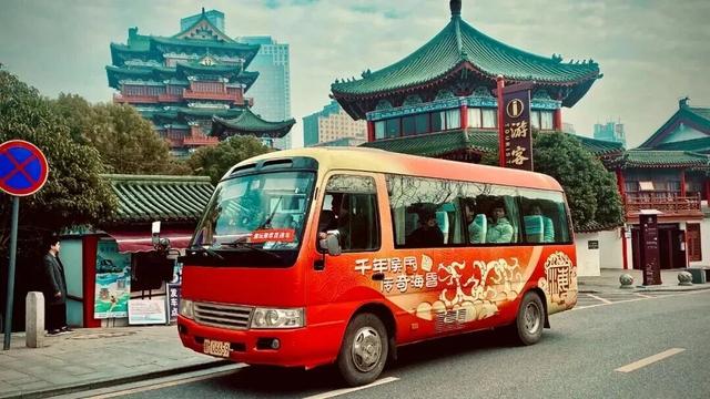 坐上“宝藏公交”，穿越赣鄱的诗意与烟火！