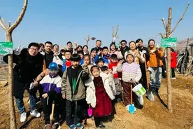 植树春风里 且看山河绿——丹山小学植树节主题活动图片