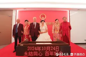 移风易俗|“感觉像又结了一次婚！”8对老年夫妻“圆梦”婚纱照图片