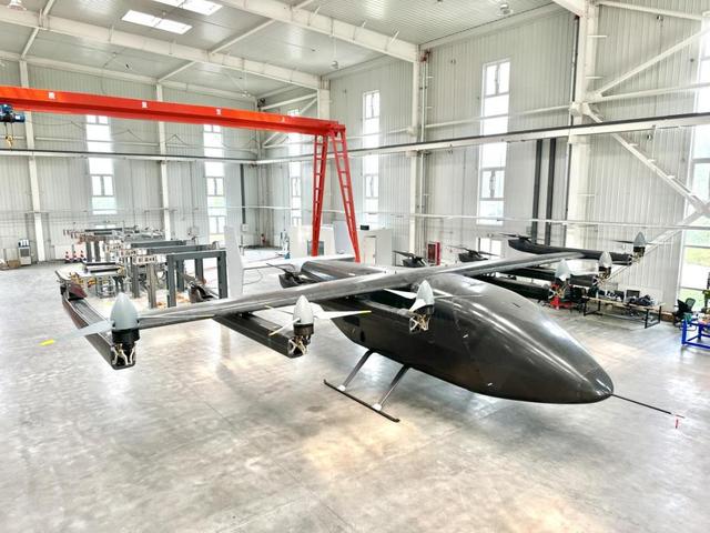 全尺寸货运版eVTOL样机已总装下线，「蓝霄航空」完成新一轮数千万元融资，年内累计融资近亿元｜36氪首发