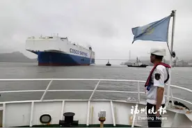 福州首艘双燃料汽车滚装船试航 拥有13层车辆甲板7500个车位图片