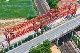 与暴雨赛跑 沪渝高速上跨宣杭铁路Ⅱ级封锁施工完成图片