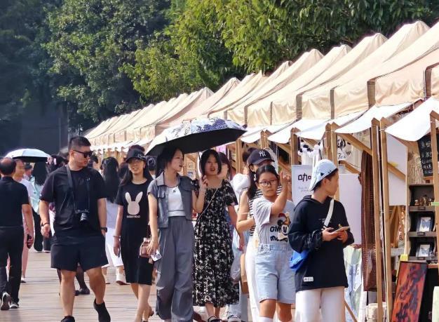 美景只是“基础款” ！看辽宁各地景区实力“宠客”