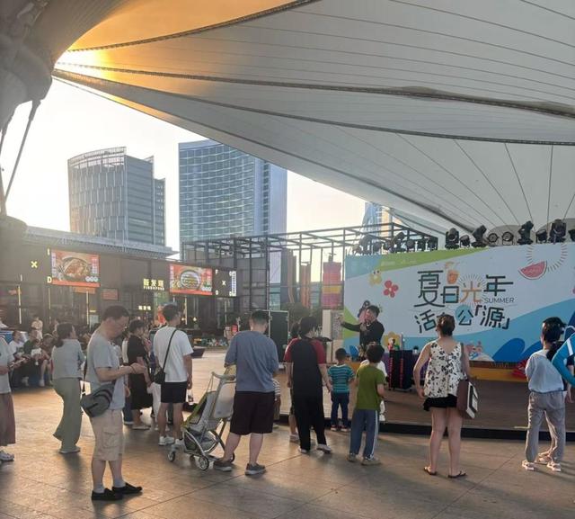 消费场景“向上突破”，魔都城市露台焕新登场，点亮夏夜生活