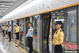 广州地铁开通首条环线图片