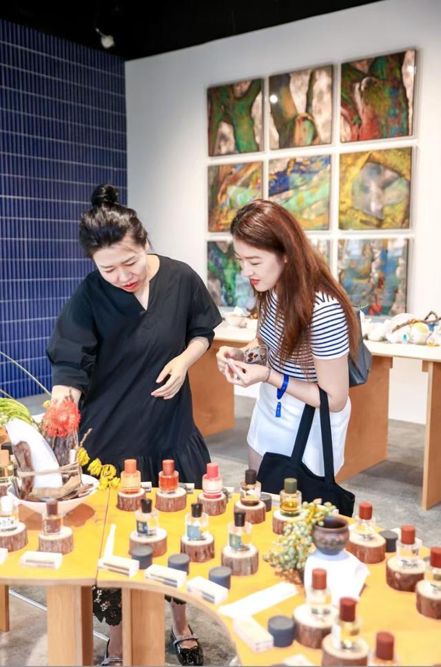 探徐汇｜在塔影香氛里读书，绝美！徐汇又添一？打卡点