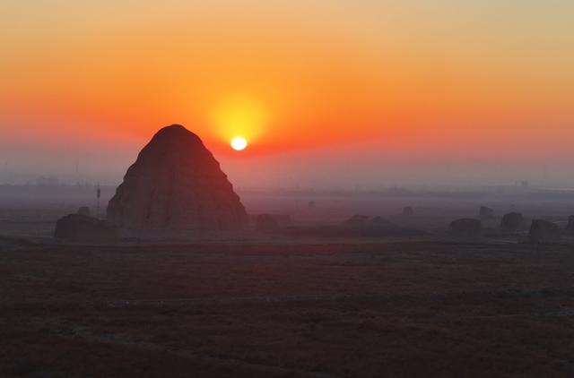 宁夏银川：冬日西夏陵雄伟壮丽