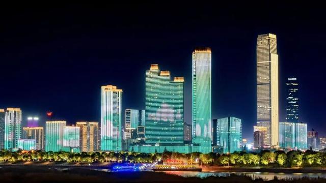 任克威·邂逅星城｜于湖大深秋，于湘江夜色