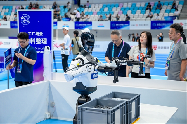 抠药片、物料整理…世界人形机器人运动会场景赛里的具身智能大考