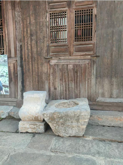 犁桥水镇之石质农具