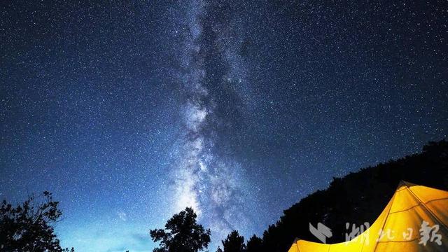 远安：越夜越精彩 星空露营让“星光”变“金光”