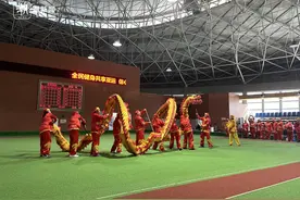 中老年门球比赛真会玩！既能打球，还能义诊、做手工图片