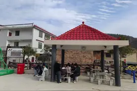 湖南省新化县联盟村：村民筹资投劳共建“和美屋场”图片