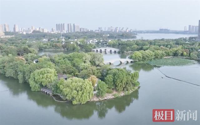 打造全国首个完整呈现苏东坡在黄州心路历程的沉浸式文旅综合体，总投资3亿元，遗爱湖公园将再现宋韵风华